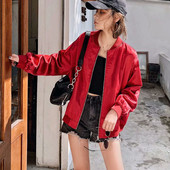 Geaca de dama cu maneci lungi si fermoar in doua culori