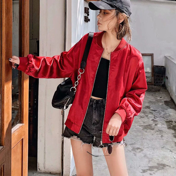 Geaca de dama cu maneci lungi si fermoar in doua culori