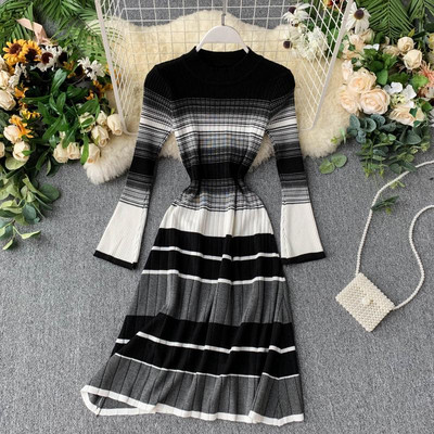 Csíkos női ruha szabású modell hosszú ujjú több színben