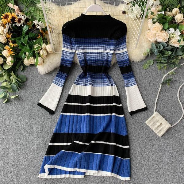 Csíkos női ruha szabású modell hosszú ujjú több színben