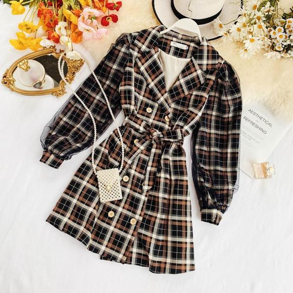 Rochie eleganta de dama cu tul pe maneci in doua culori