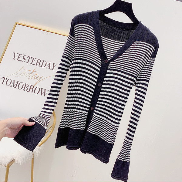 Modern női csíkos mellény fekete-fehér színben