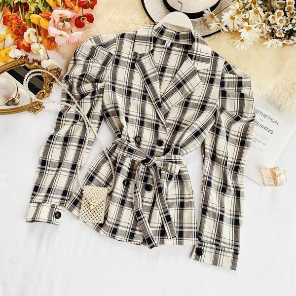 Női kockás kabát övvel, két színben