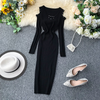 Hosszú, nyitott vállú női ruha többféle színben