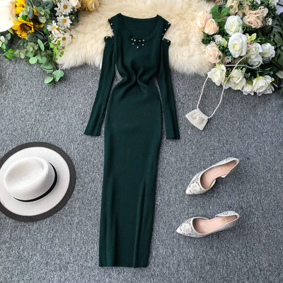 Hosszú, nyitott vállú női ruha többféle színben