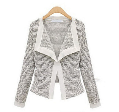 Stílusos női kabát hosszú ujjú fekete-fehér színben