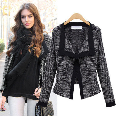 Stílusos női kabát hosszú ujjú fekete-fehér színben