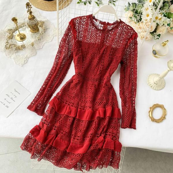 Model elegant de dama croiat cu dantela in mai multe culori