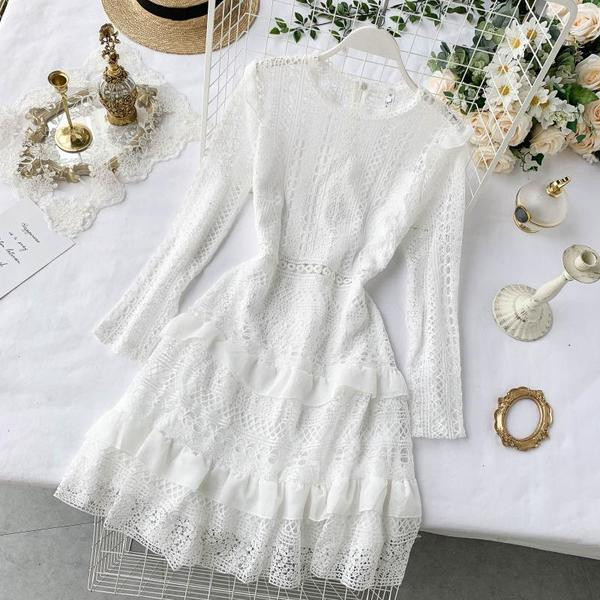 Model elegant de dama croiat cu dantela in mai multe culori