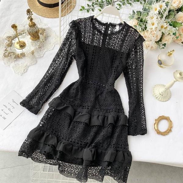 Model elegant de dama croiat cu dantela in mai multe culori