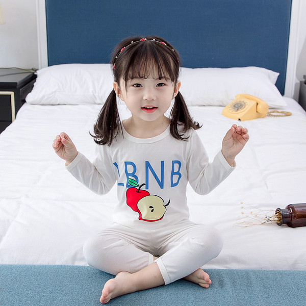 Нов модел детска пижама в бял и жълт цвят с апликация