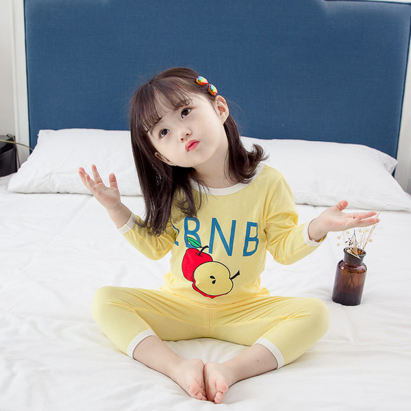 Model nou de pijamale pentru copii alb si galben cu aplicatie