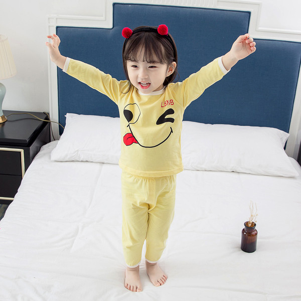 Детска пижама за момичета в розов и жълт цвят с апликация