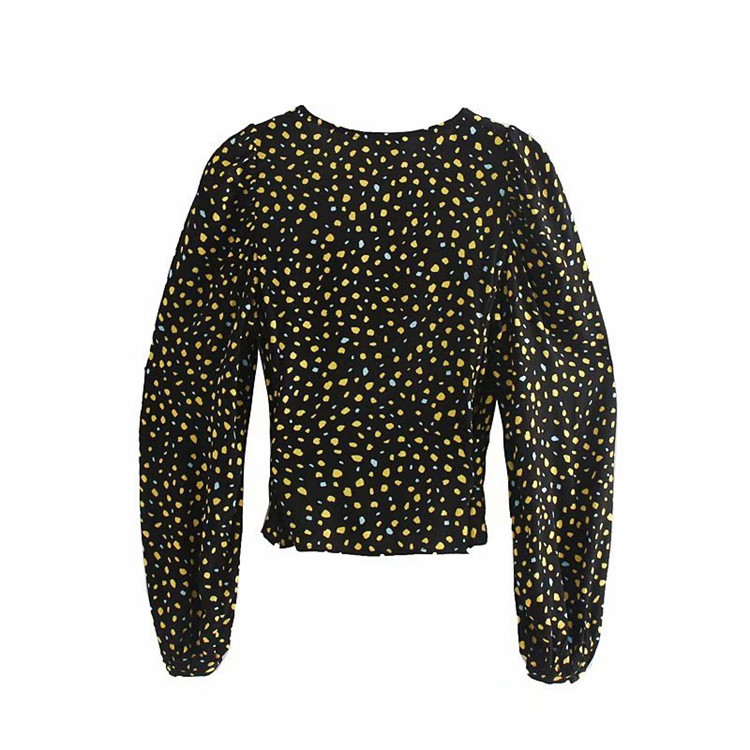 Női hosszú ujjú ing és gombok fekete színben mintával