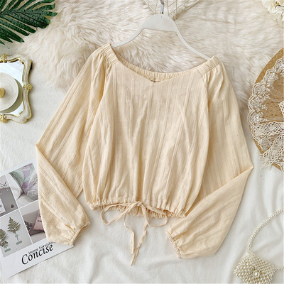 Bluză de damă cu mâneci lungi și decolteu O