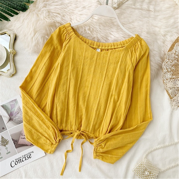 Bluză de damă cu mâneci lungi și decolteu O