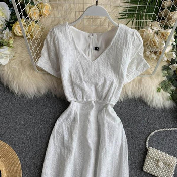 Hosszú, fehér, rövid ujjú női ruha