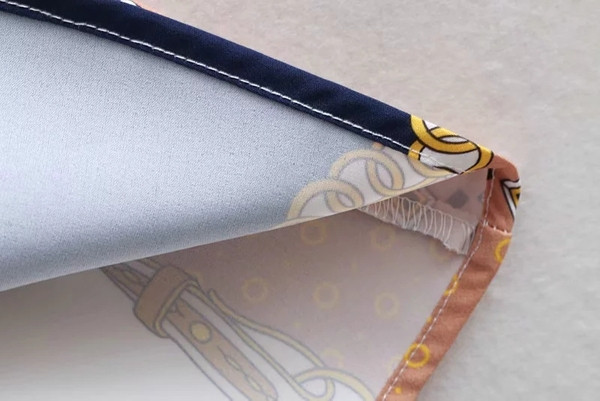 Rochie de dama cu model colorat si maneci lungi