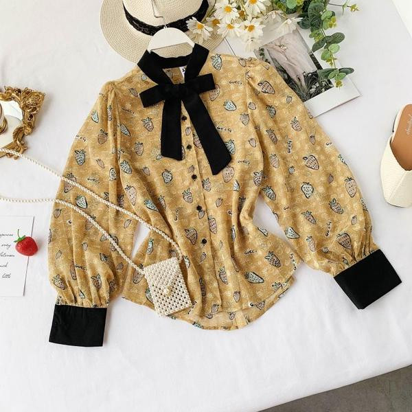 Modern női ing szalaggal és színes mintával