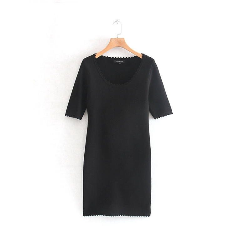 Rochie scurtă în formă de negru