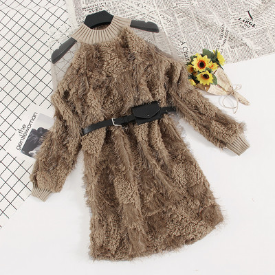 Új modell női ruha hosszú ujjal, átlátszó vállrészekkel több színben