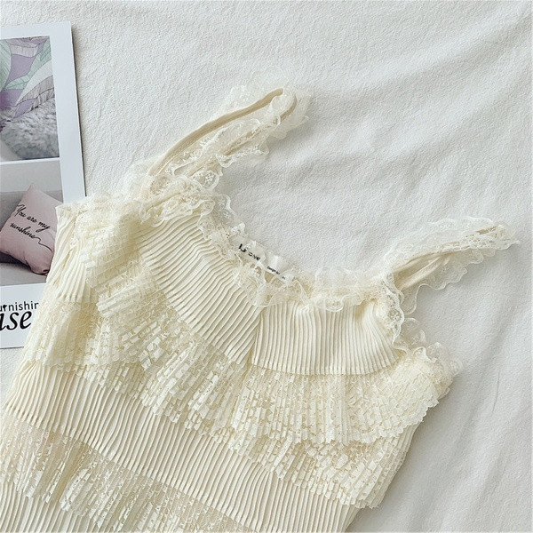 Maieu modern de dama cu dantela de culoare deschisa