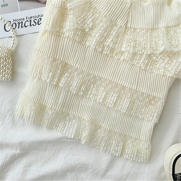 Maieu modern de dama cu dantela de culoare deschisa