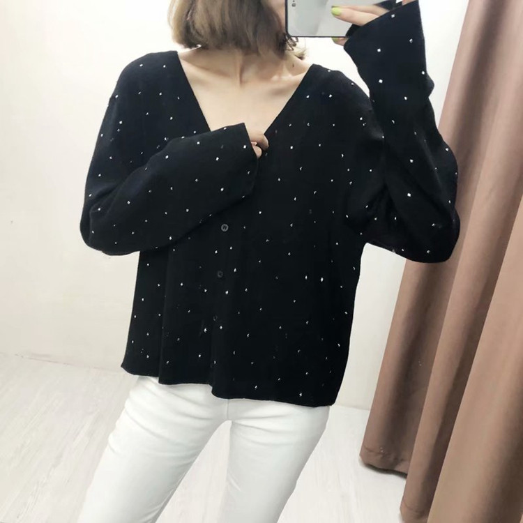 Cardigan scurt dama cu nasturi si maneci lungi - model larg