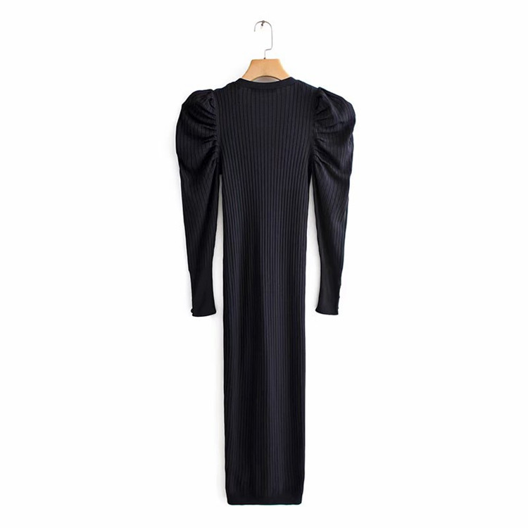 Modern hosszú ruha gombokkal és hosszú ujjú