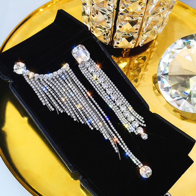 Cercei de dama actuali de culoare argintie-cu pietre