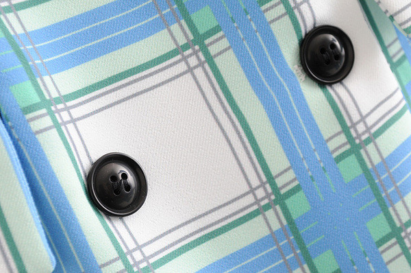 Női kockás kabát gombokkal