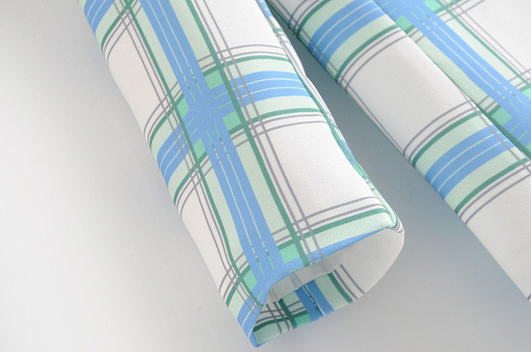 Női kockás kabát gombokkal