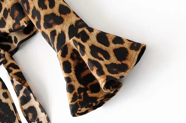 Cămașă modernă de damă cu model animal și mâneci lotus