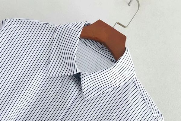 Cămașă de damă - mâneci lungi și buzunar albastru