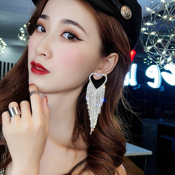 Model nou de cercei de dama de culoare argintie cu pietre