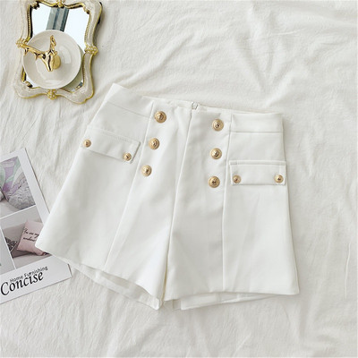 Pantaloni scurți eleganti de damă cu decor metalic în alb și negru