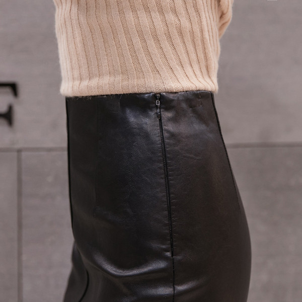 Fusta de dama moderna din piele ecologica de culoare neagra