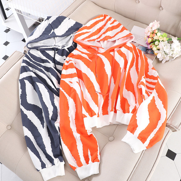 Hétköznapi női pulóver kapucnival három színben