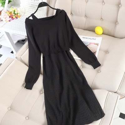 Set modern de dama care include un pulover si o rochie in mai multe culori