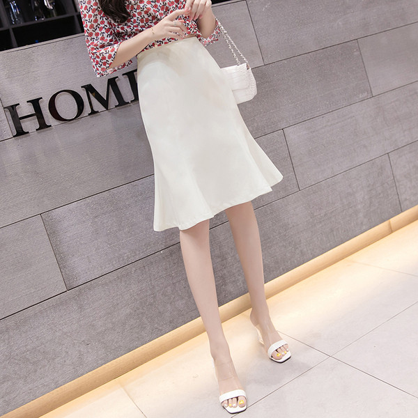 Stílusos női szoknya két színben szabott modellben