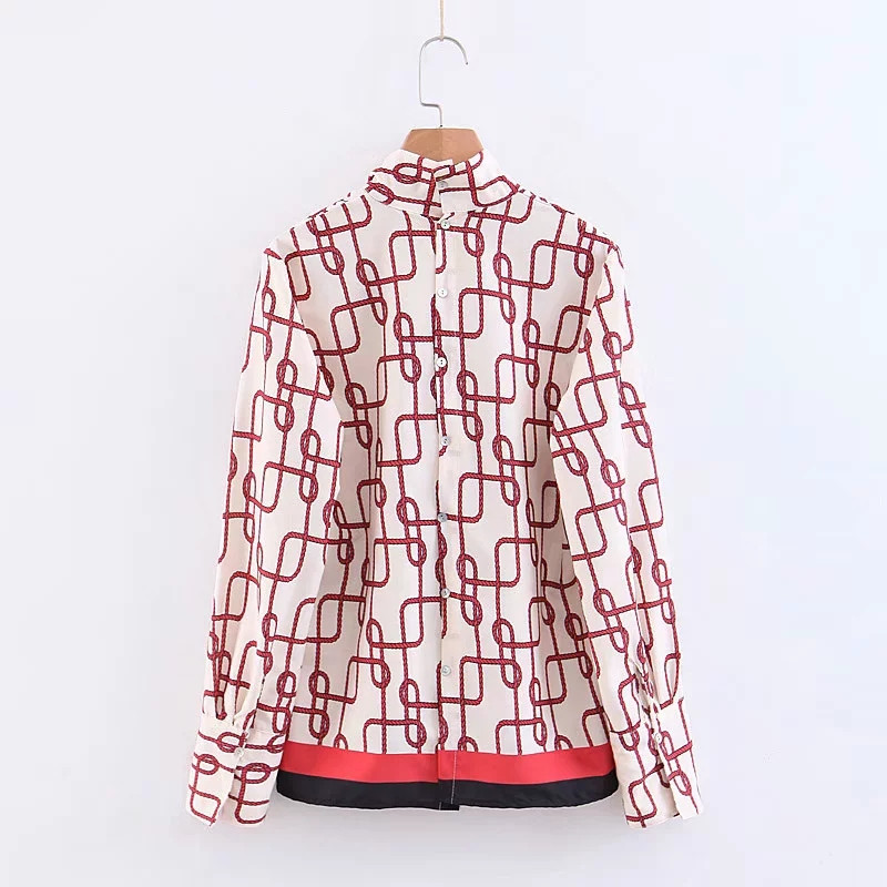 Színes motívumú, O-nyakú női blúz