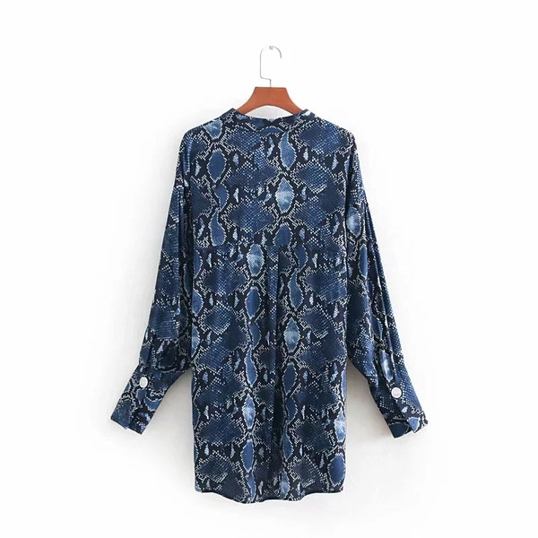 Bluza de dama cu model dreapta-lung