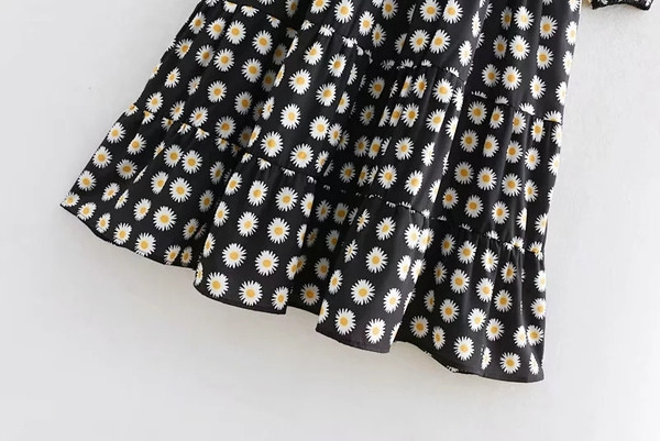 Női ruha modell hosszú ujjal