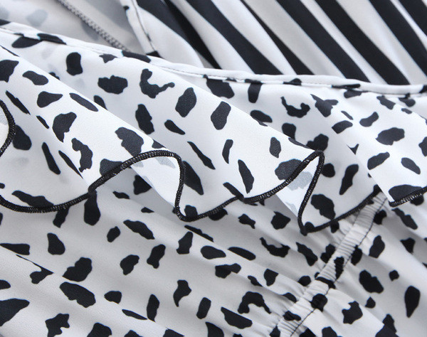 Rochie de dama cu maneci scurte si decolteu in V in alb-negru