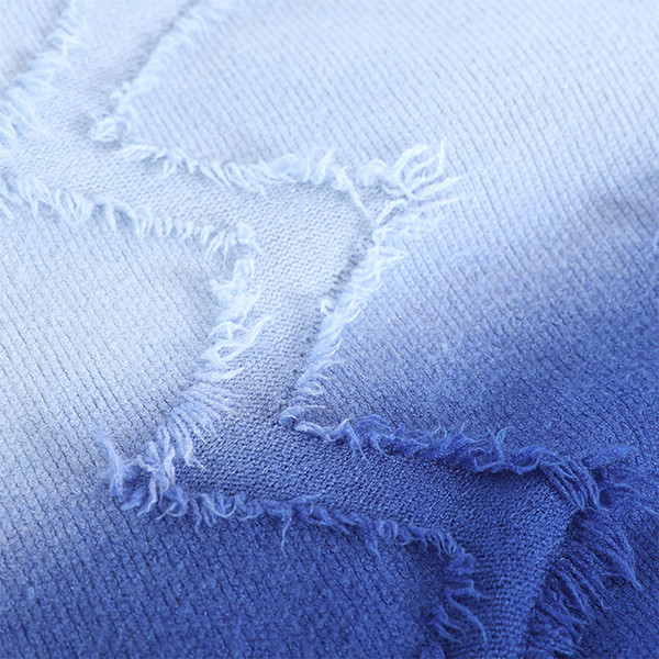 Aktuális női pulóver irizáló színekben