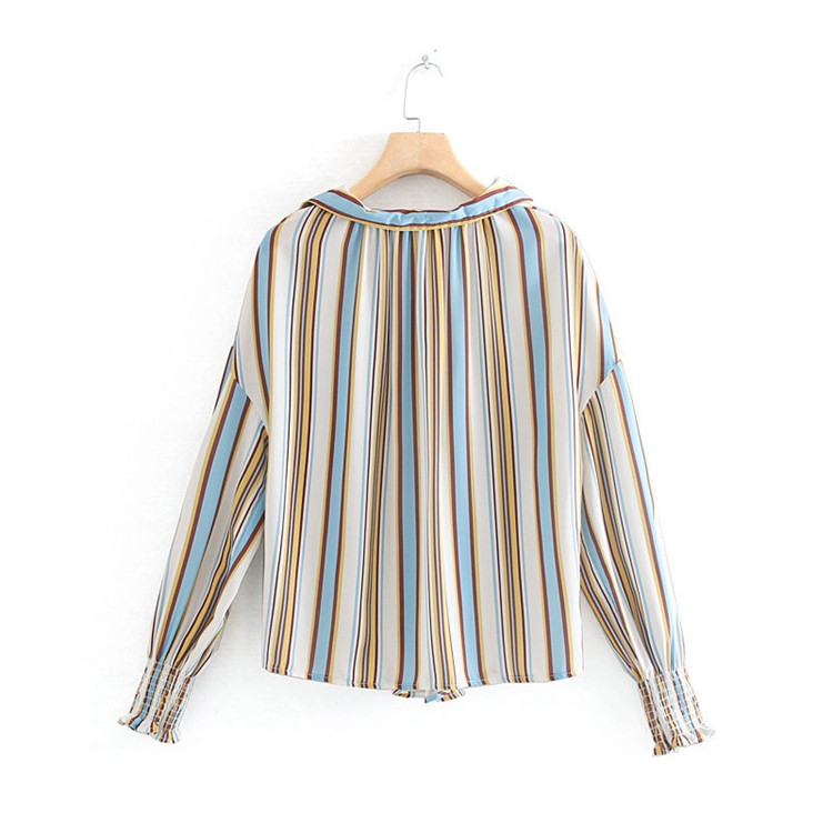 Cămașă în dungi cu legături în talie și mâneci lungi