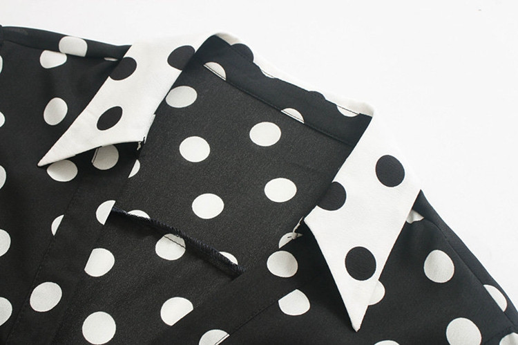 Rochie scurtă de damă cu mâneci lungi în puncte negre