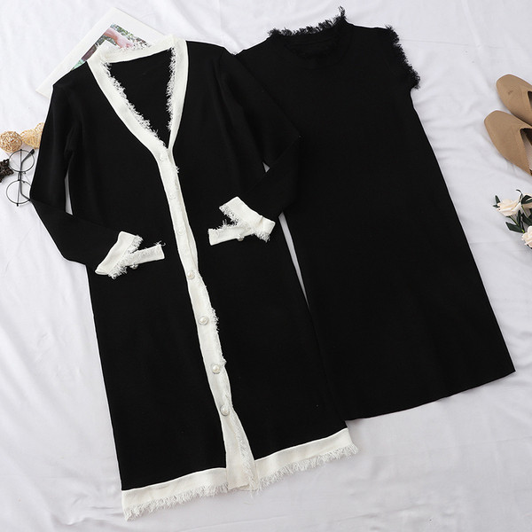 Modern női szett, amely egy ruhát és egy hosszú kardigánt tartalmaz több színben