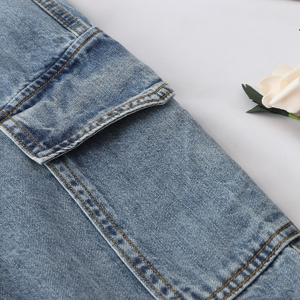 Alkalmi női farmer, magas derékkal és oldalzsebekkel