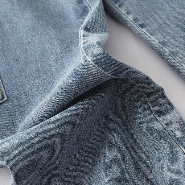 Alkalmi női farmer, magas derékkal és oldalzsebekkel